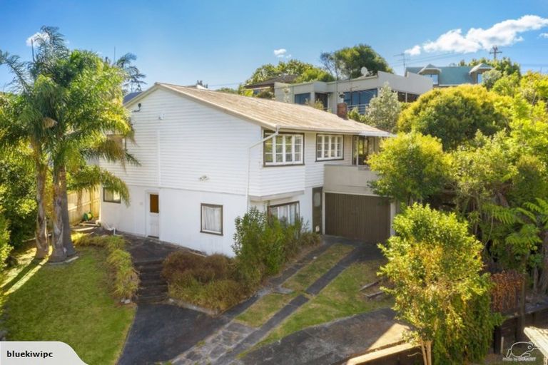 Photo of property in 50 Hebron Road, Waiake, Auckland, 0630