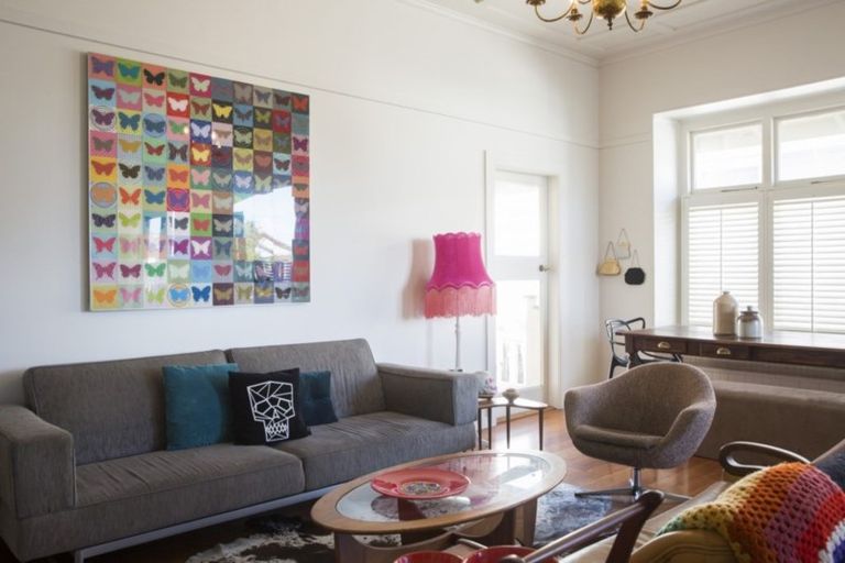 Photo of property in 45 Napier Terrace, Hospital Hill, Napier, 4110