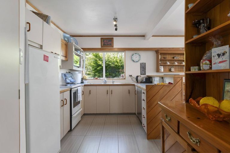 Photo of property in 84 Omokoroa Road, Omokoroa, 3114