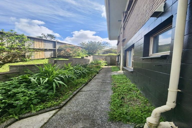 Photo of property in 24 Dallas Place, New Windsor, Auckland, 0600