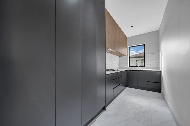 Photo of property in 5 Lawson Creek Street, Massey, Auckland, 0614