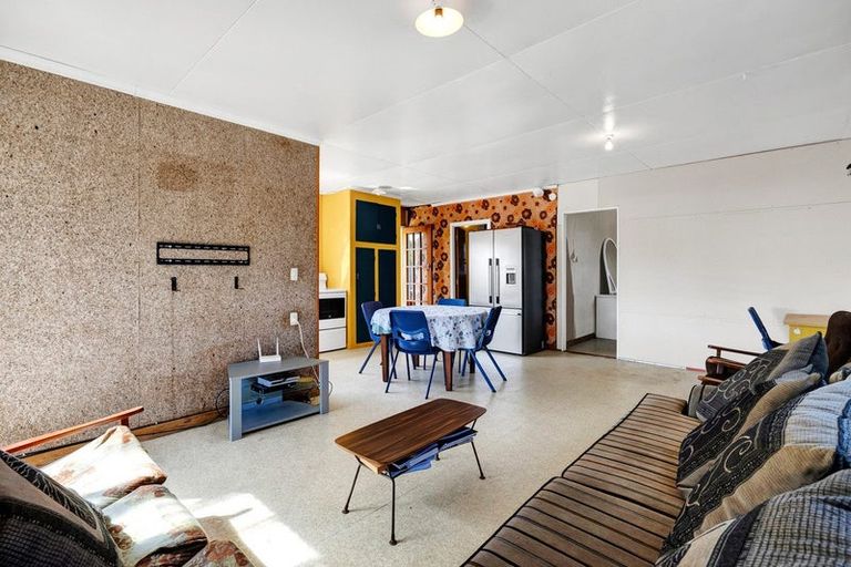 Photo of property in 6 Kawei Road, Ohawe, Hawera, 4671