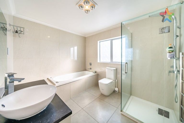 Photo of property in 60 Whites Line West, Woburn, Lower Hutt, 5010