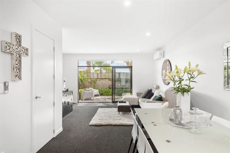 Photo of property in 6/50 Ocean View Road, Northcote, Auckland, 0627