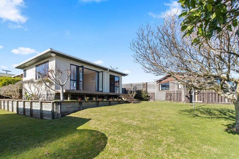 Photo of property in 5b Truby King Street, Merrilands, New Plymouth, 4312