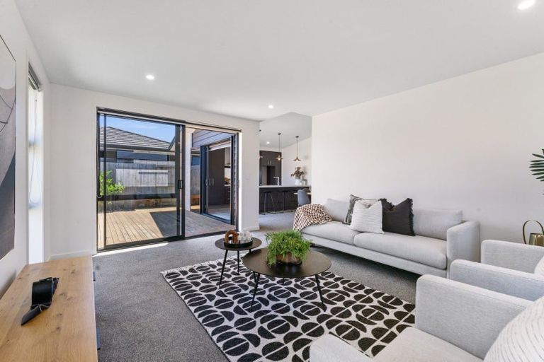 Photo of property in 45 Taioma Close, Papamoa, 3118