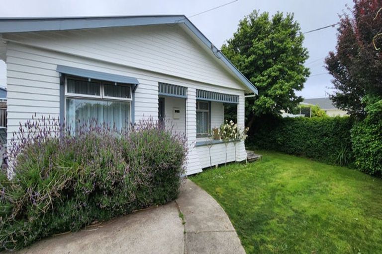 Photo of property in 15 Burns Street, Westown, New Plymouth, 4310