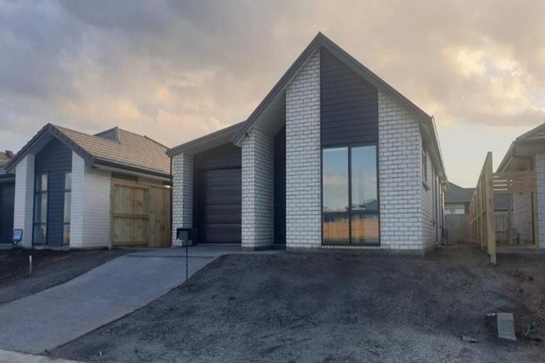 Photo of property in 9 Tiria Drive, Papamoa Beach, Papamoa, 3118