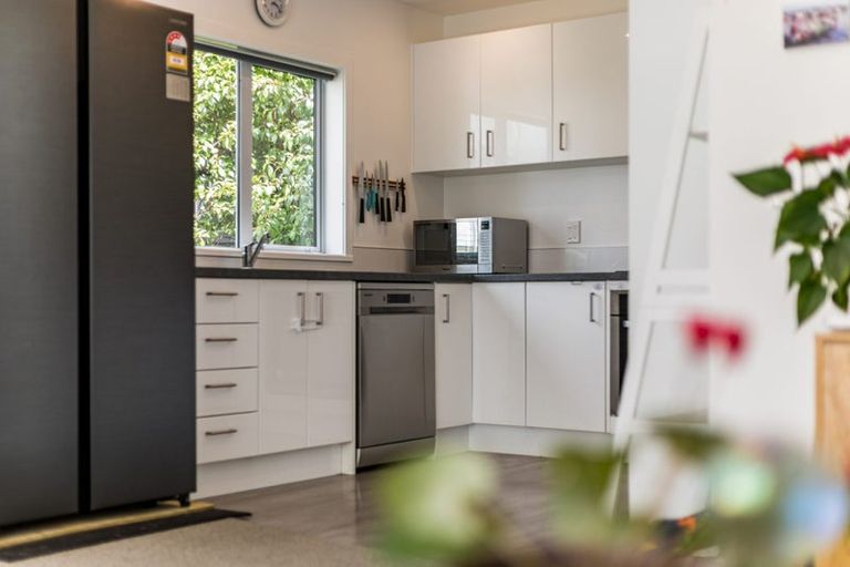 Photo of property in 59b Larsen Crescent, Tawa, Wellington, 5028