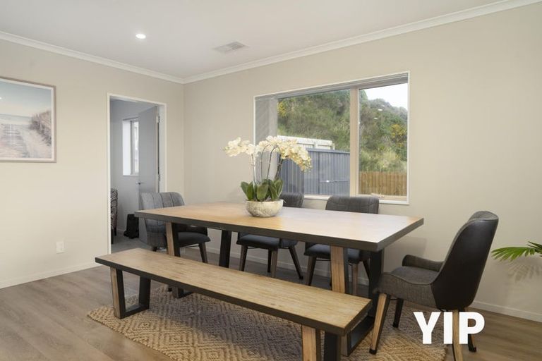 Photo of property in 38 Havana Rise, Grenada Village, Wellington, 6037