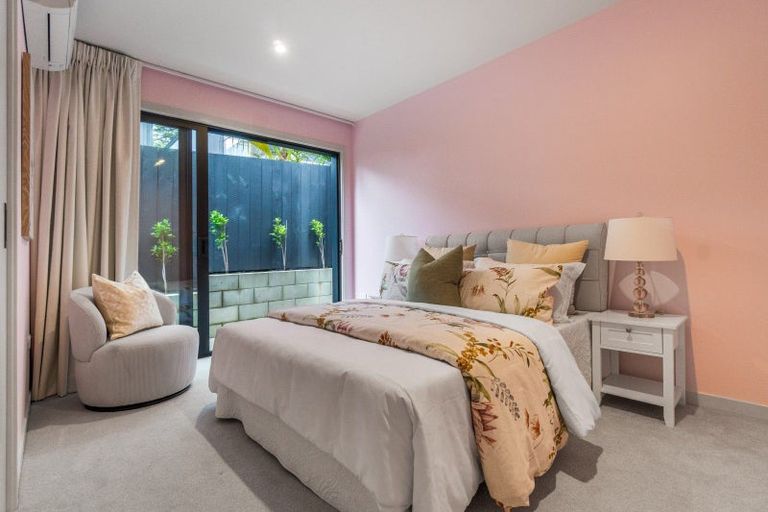 Photo of property in 201c Hurstmere Road, Takapuna, Auckland, 0622