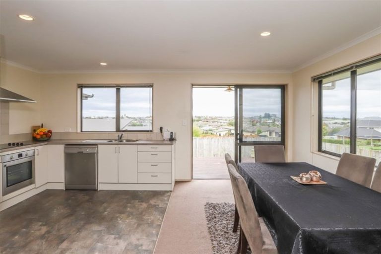 Photo of property in 11b Sharaleigh Place, Grandview Heights, Hamilton, 3200