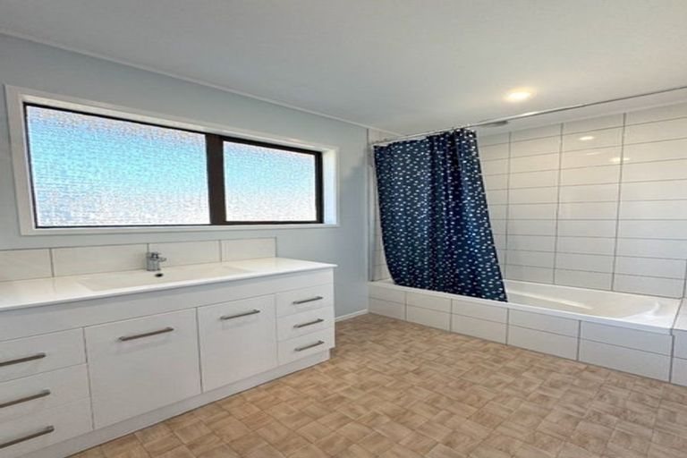 Photo of property in 166 Victoria Street West, Pukekohe, 2120