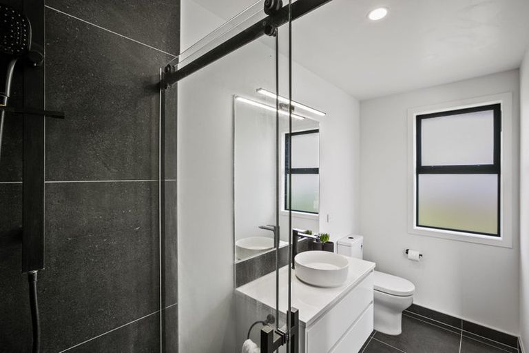 Photo of property in 11 Donnelly Street, Oakura, 4314