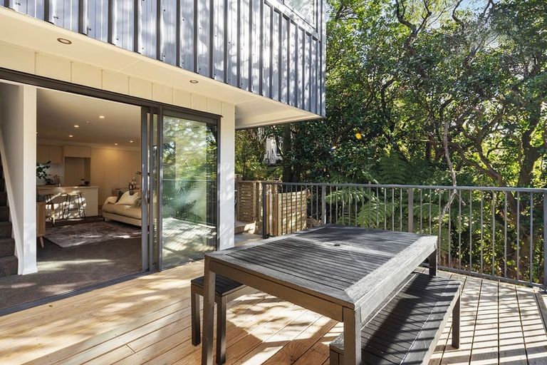 Photo of property in 7 Garfield Street, Brooklyn, Wellington, 6021