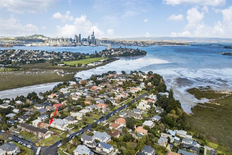 Photo of property in 39a Aramoana Avenue, Devonport, Auckland, 0624