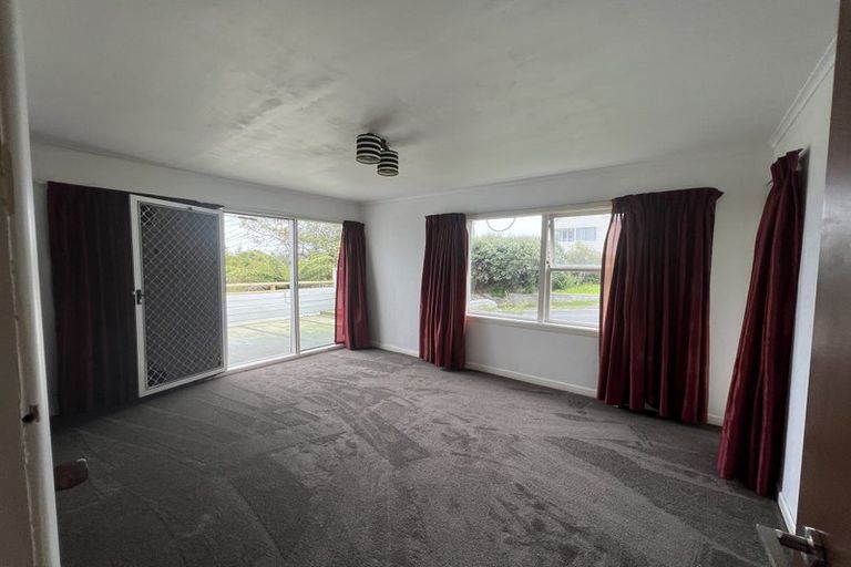 Photo of property in 61 Lyons Avenue, Murrays Bay, Auckland, 0630