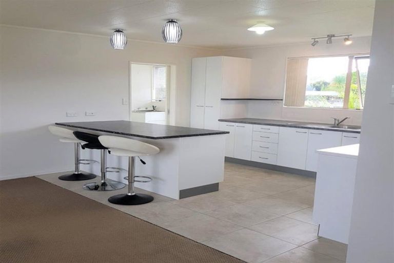 Photo of property in 5 South Road, Waipu, 0510