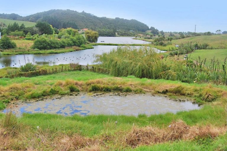Photo of property in 19a Pakeho Road, Kaiwaka, 0573