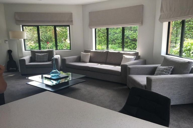 Photo of property in 92a Ranfurly Road, Alfriston, Auckland, 2105