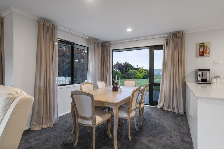 Photo of property in 20 Gemini Place, Kawaha Point, Rotorua, 3010