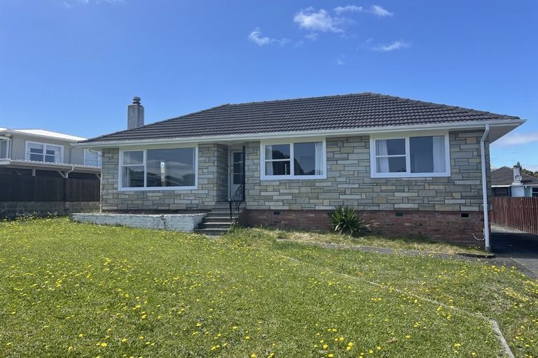 Photo of property in 15 Kaikoura Street, Henderson, Auckland, 0612