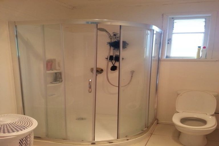 Photo of property in 1/61 Beaubank Road, Kelston, Auckland, 0602