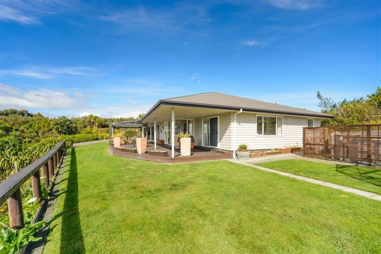 Photo of property in 71 Polson Hill Drive, Aokautere, Palmerston North, 4471