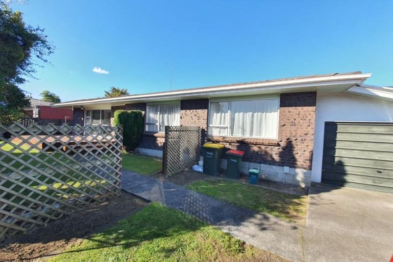 Photo of property in 2/23 South Street, Papakura, 2110