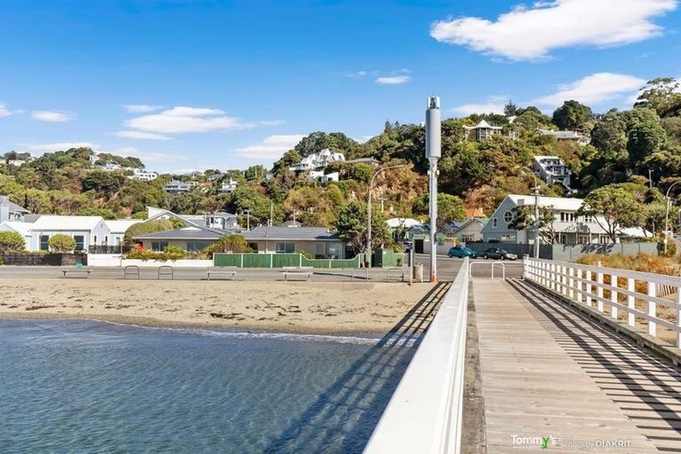 Photo of property in 73 Marine Parade, Seatoun, Wellington, 6022