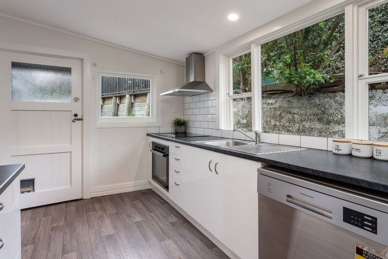 Photo of property in 6 Crosby Street, Mornington, Dunedin, 9011