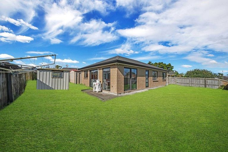 Photo of property in 1/25 Kennington Drive, Clendon Park, Auckland, 2103