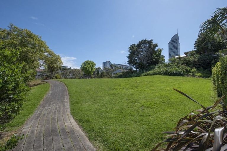 Photo of property in Habitat Apartments, 5/31 Byron Avenue, Takapuna, Auckland, 0622