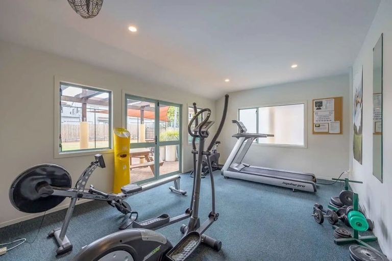 Photo of property in Ellerslie Court, 2/3c Harrison Road, Mount Wellington, Auckland, 1060