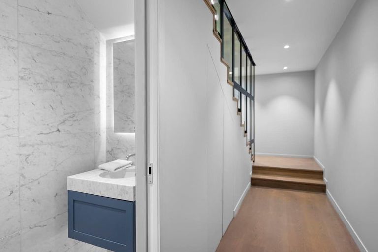 Photo of property in 24 Seacliffe Avenue, Belmont, Auckland, 0622