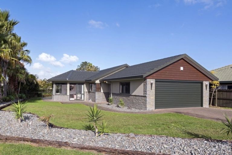 Photo of property in 7 Robina Court, Burswood, Auckland, 2013