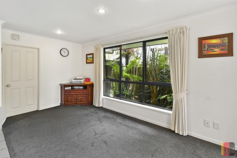 Photo of property in 13a Collie Street, Hillpark, Auckland, 2102