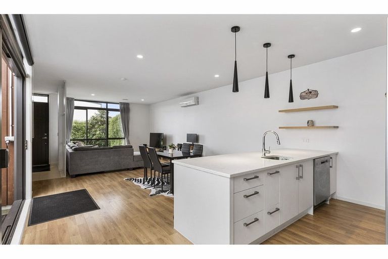 Photo of property in 4 Troop Road, Papakura, 2110