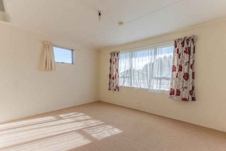 Photo of property in 25 Barton Street, Marton, 4710