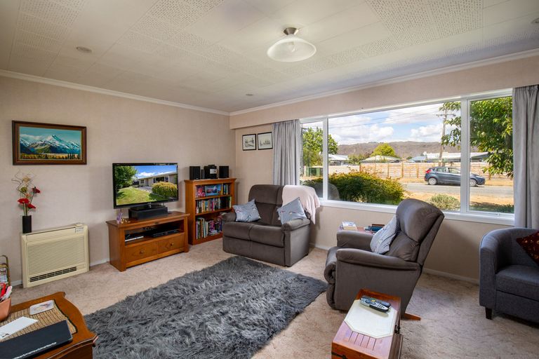 Photo of property in 38 Clutha Street, Alexandra, 9320