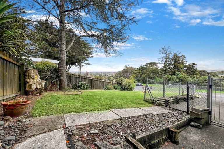 Photo of property in 1/27 Midgley Road, West Harbour, Auckland, 0618