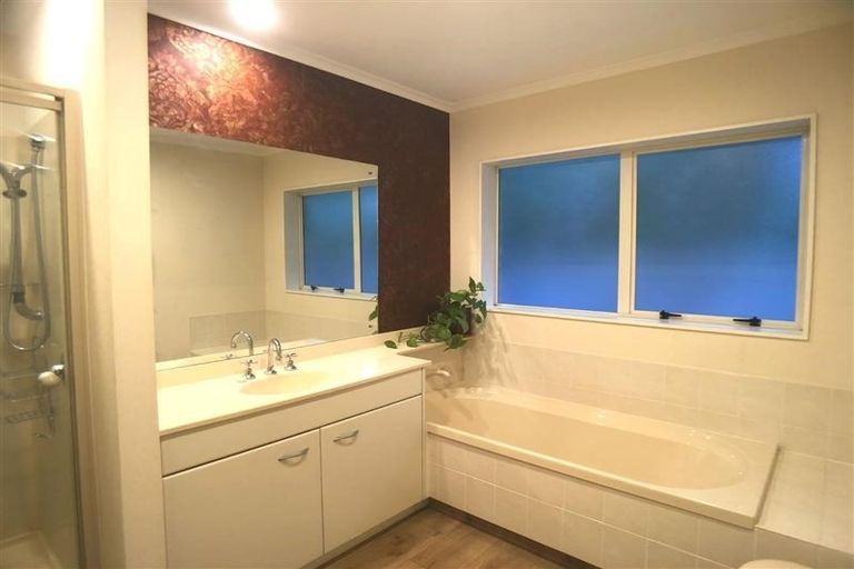 Photo of property in 9 Crestview Place, Browns Bay, Auckland, 0630