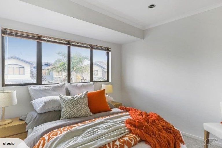 Photo of property in 11 Derg Place, East Tamaki, Auckland, 2013