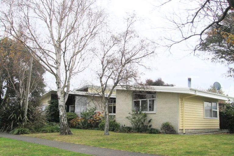 Photo of property in 15 Upham Crescent, Taradale, Napier, 4112