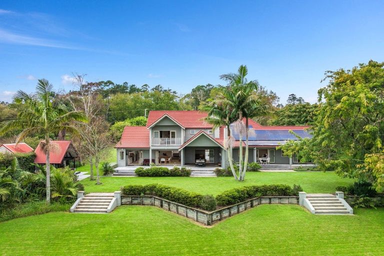 Photo of property in 37 Hardens Lane, Paremoremo, Auckland, 0632
