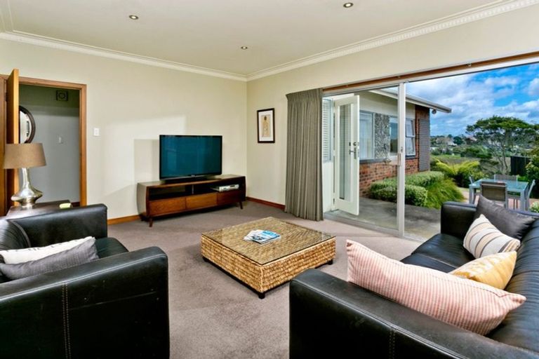 Photo of property in 26 Mcbreen Avenue, Northcote, Auckland, 0627