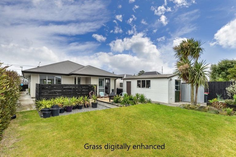 Photo of property in 175 Keyes Road, New Brighton, Christchurch, 8083