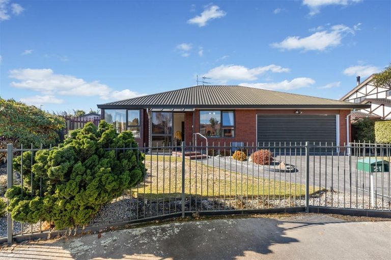 Photo of property in 21 Mulberry Place, Redwood, Christchurch, 8051