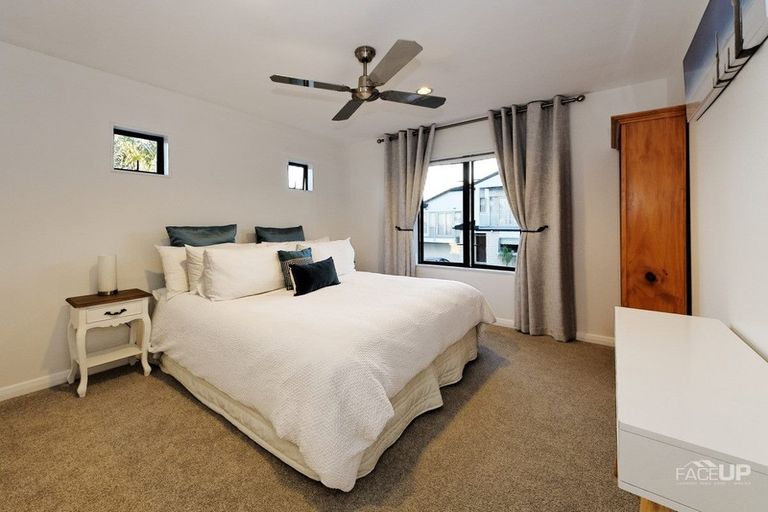 Photo of property in 157c Hobsonville Road, West Harbour, Auckland, 0618