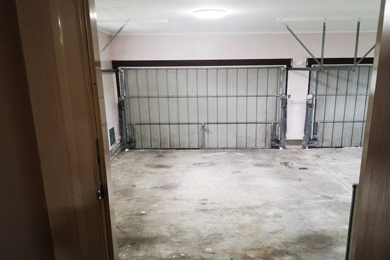 Photo of property in 2 Fyvie Avenue, Tawa, Wellington, 5028